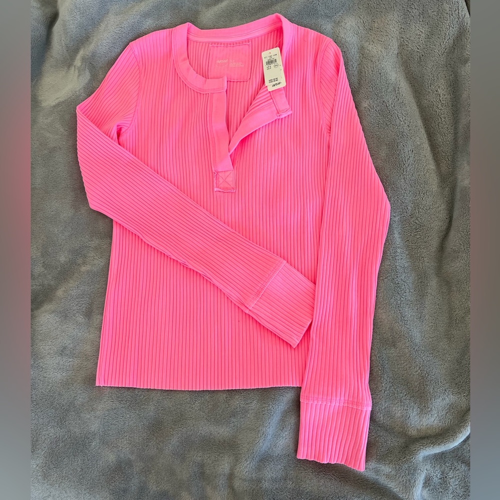 Aerie Long Sleeve Ribbed Split Neck Tee, NWT